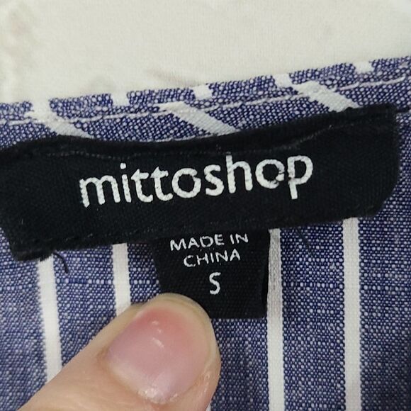 Mittoshop Chambray Blue Stripe Tiered Keyhole Blouse Summer Casual Top Nautical - Picture 3 of 8